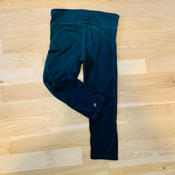 GapFit gfast Crop Leggings in Sculpt Compression - Picture 2 of 2